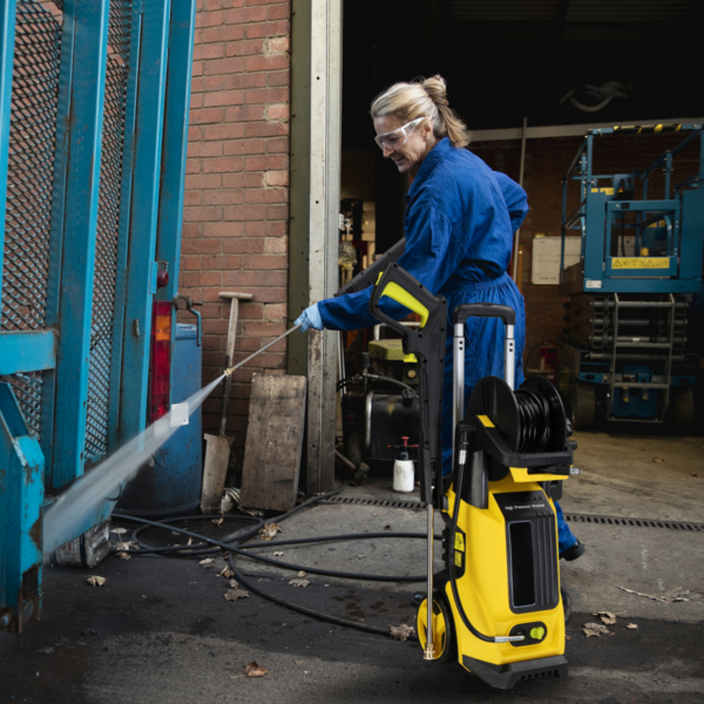 1800W 110V Electric Pressure Washer, Yardmaster Pressure Washer up to 3800 PSI + 2.6 GPM, High Pressure Power Washer with 4 Nozzles and Soap Bottle for Cars, Fences, Patio